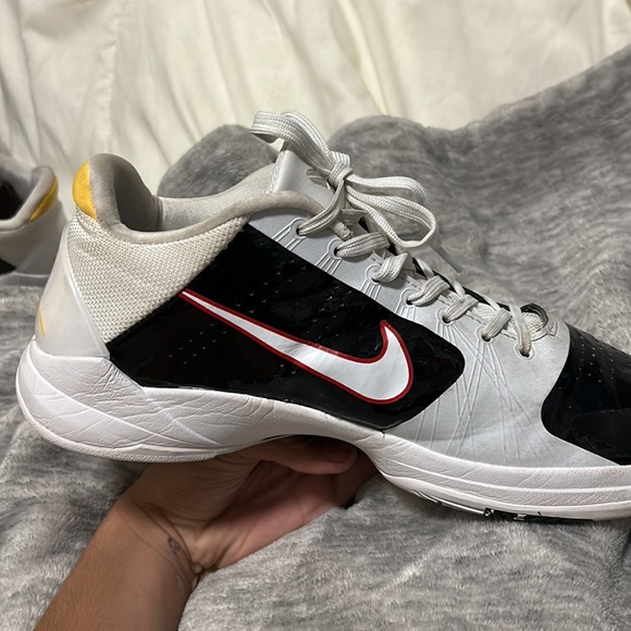 used, lil scratches - Picture 3 of 3